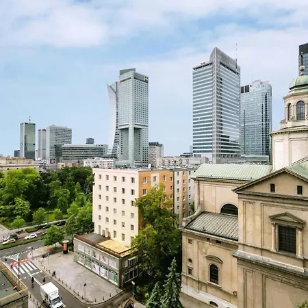 Cinnamon Metro Swietokrzyska * Varsó