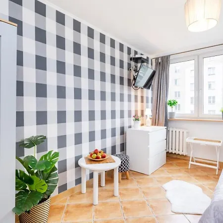 Cinnamon Metro Swietokrzyska Warsaw